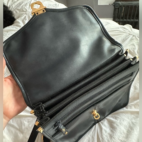 Navy leather top handle purse with gold hardware, cross body purse EUC vintage - Picture 7 of 13